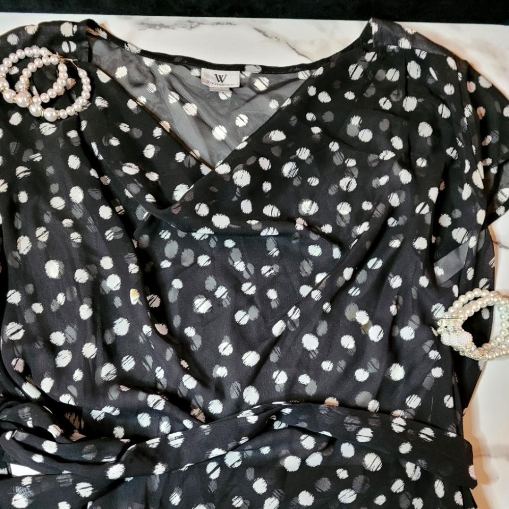 Black Polka dot blouse. Size XL.